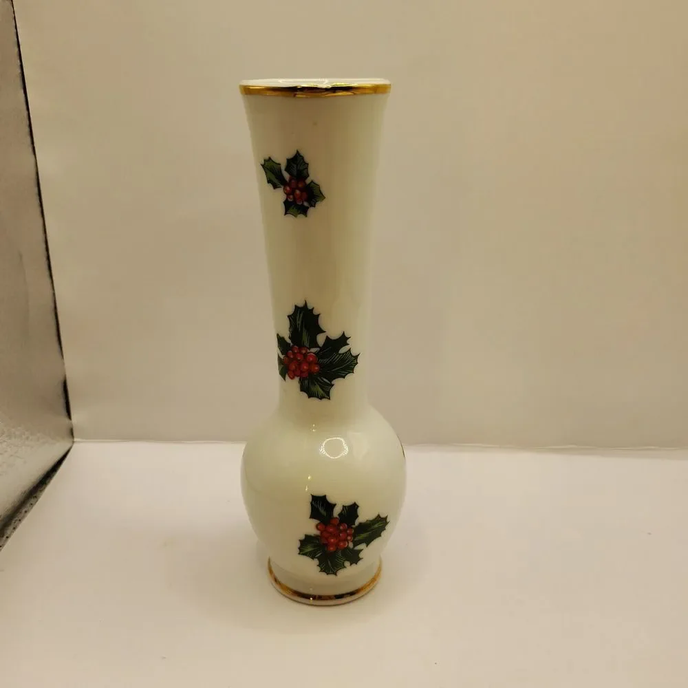 Lefton China Holly Christmas Bud Vase 6‎ 1/2